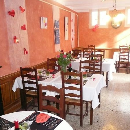 Hotel Restaurant Du Pont Vieux Camares Bagian luar foto